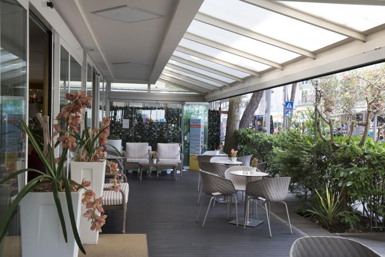 Hotel Mon Pays Riccione Exterior photo