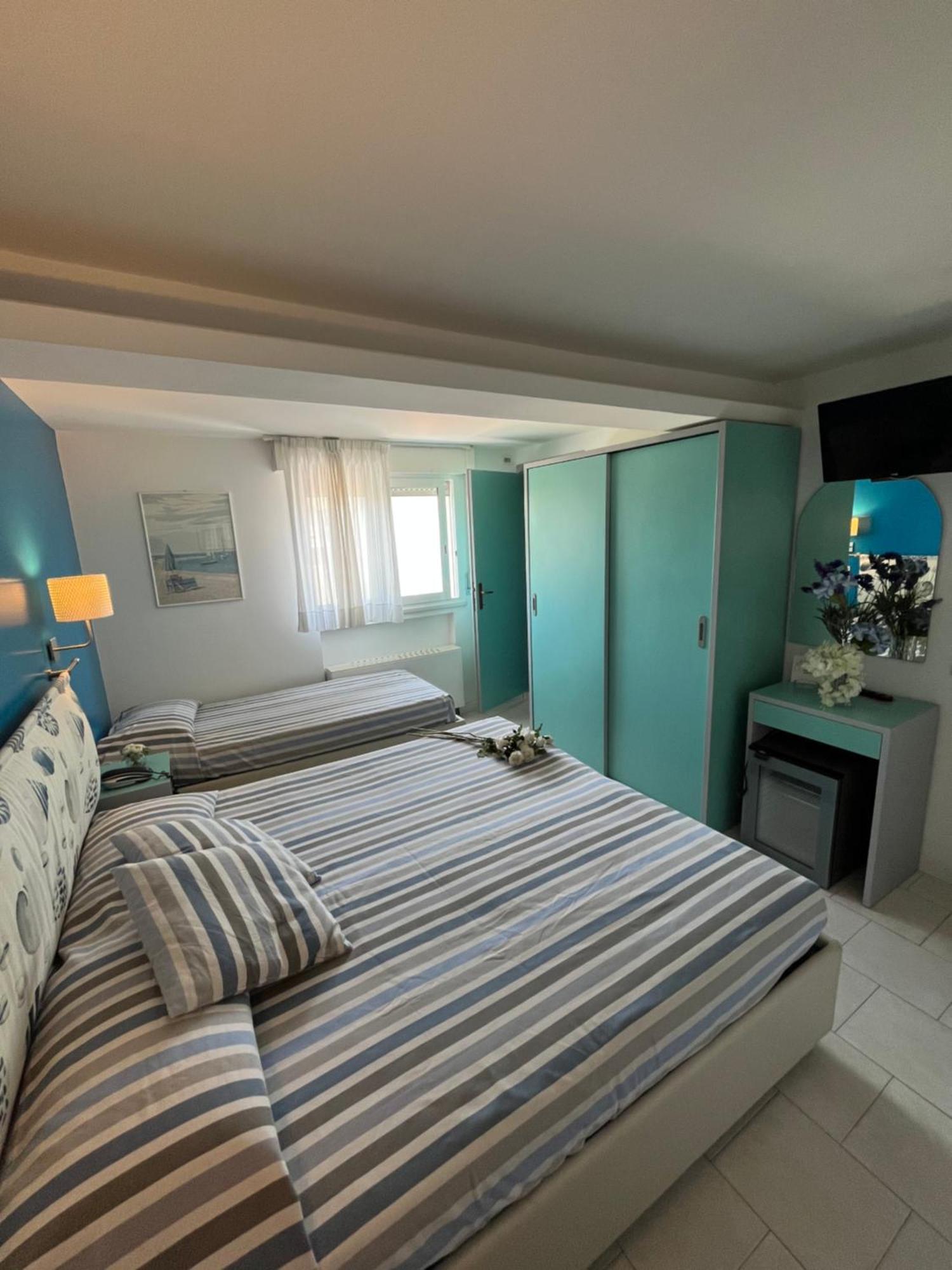 Hotel Mon Pays Riccione Exterior photo