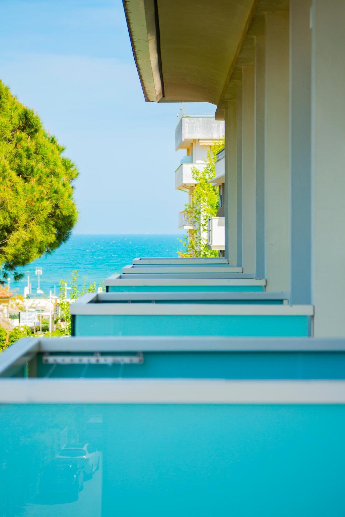 Hotel Mon Pays Riccione Exterior photo