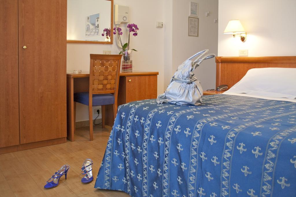 Hotel Mon Pays Riccione Room photo