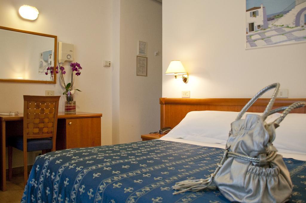 Hotel Mon Pays Riccione Exterior photo
