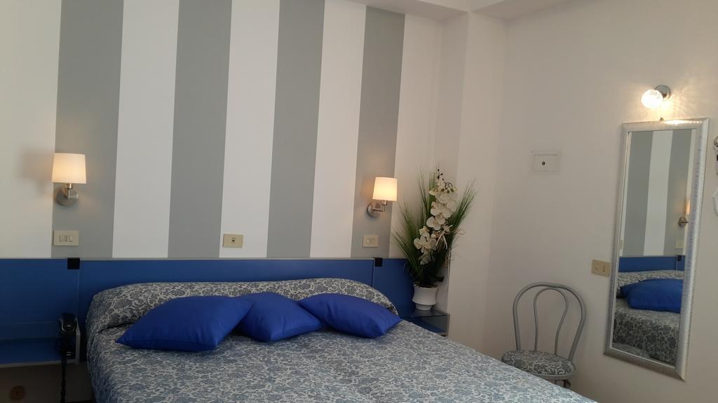 Hotel Mon Pays Riccione Exterior photo